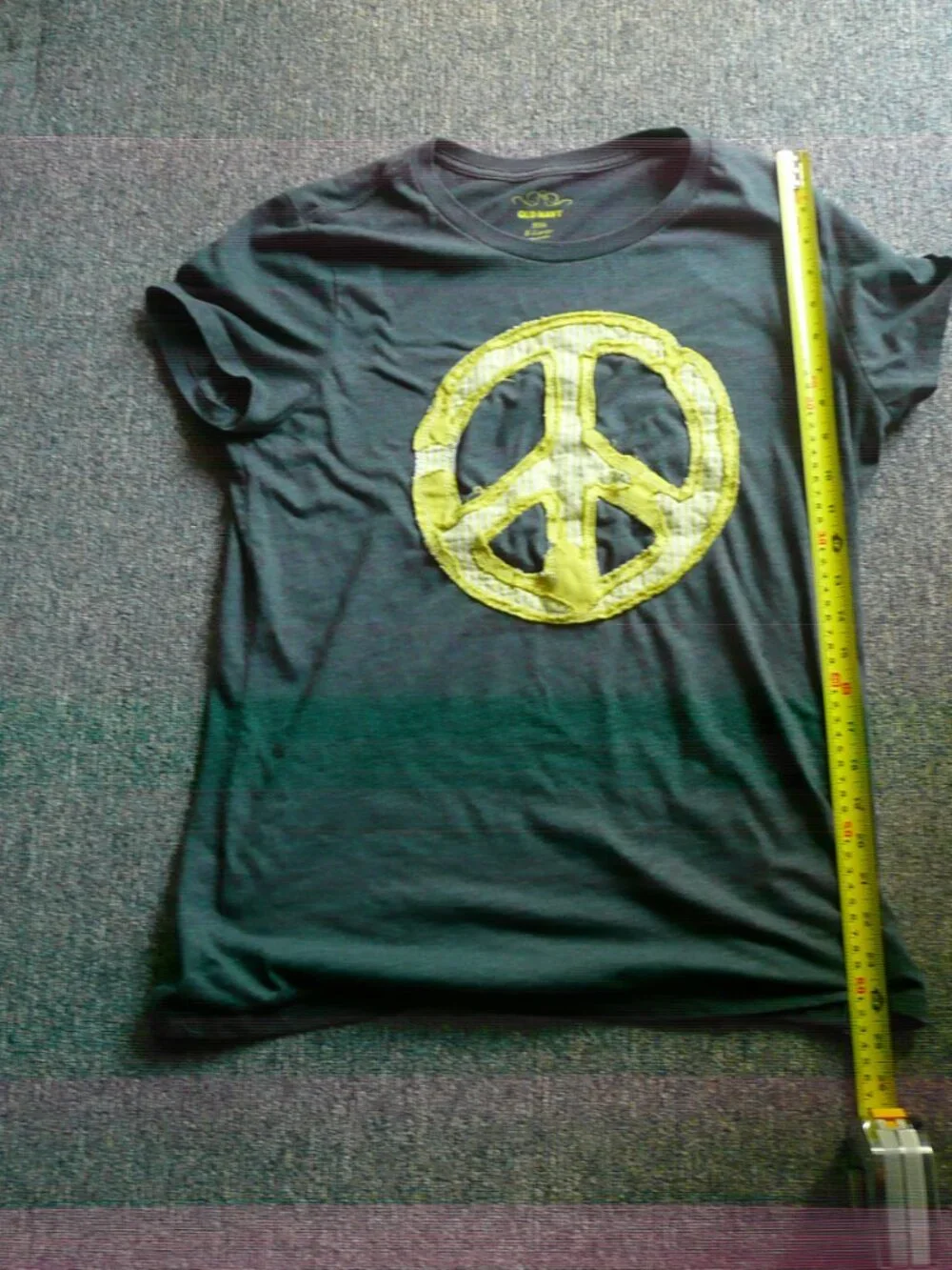 Old Navy Girls Embroidered Yellow Peace Sign on a Gray Graphic Tshirt size XL